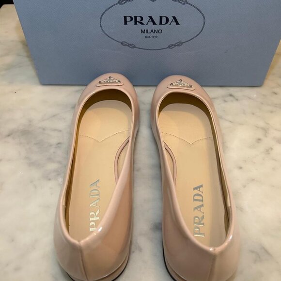 PRADA - Picture 4 of 6